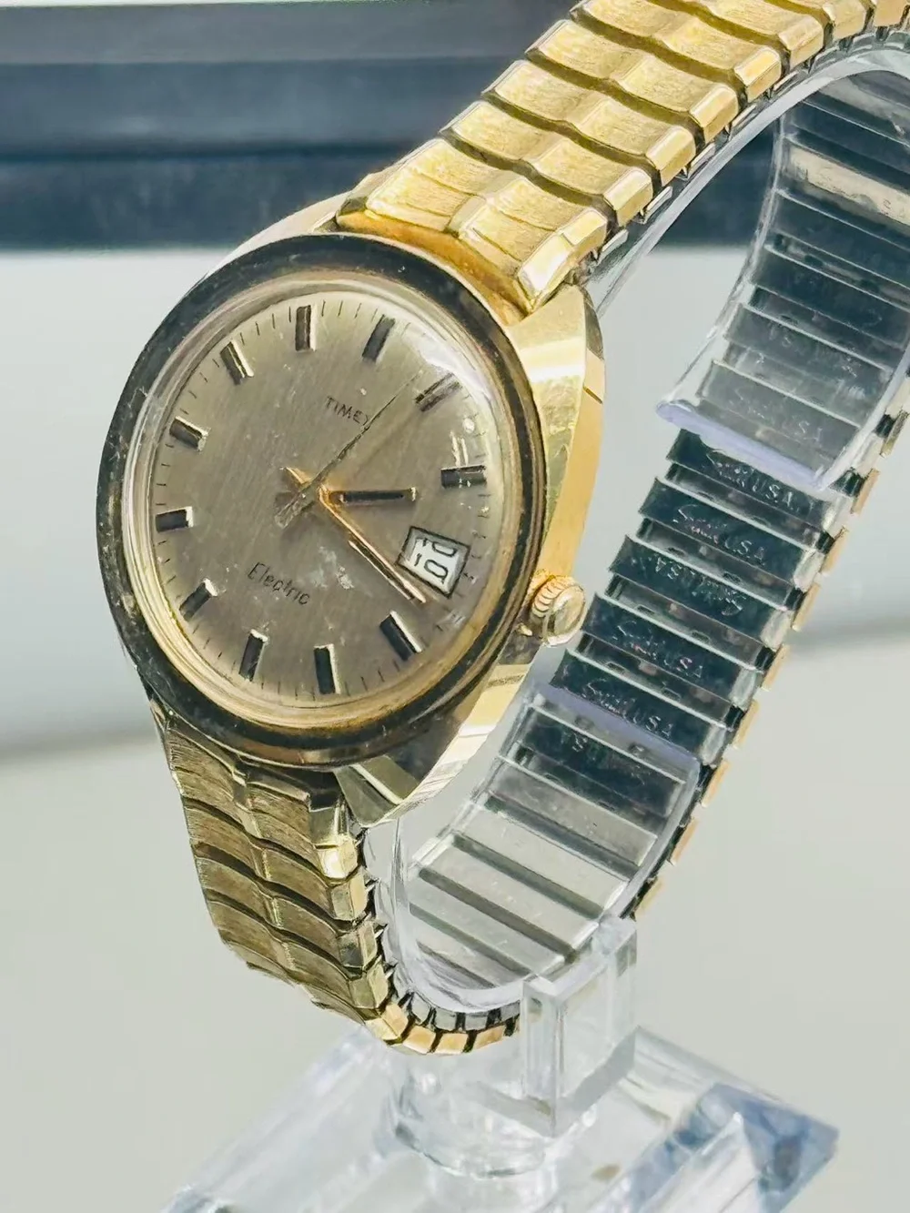 Vintage Timex Electric Gold Tone Day Date Men’s Watch 34mm Runs New Battery